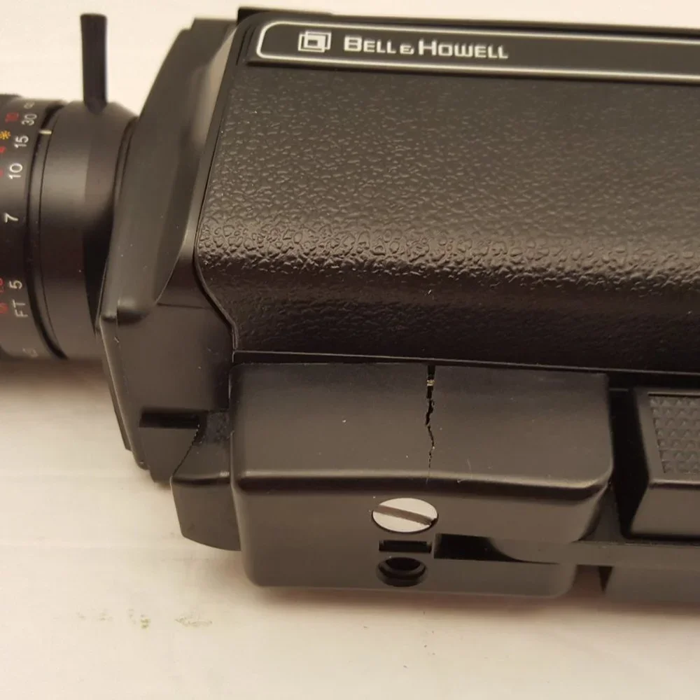 BELL & HOWELL 2230 microstar z XL Movie Camera w/ Kodachrome 40 Type A Cart